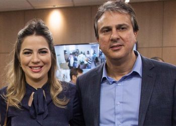 A psicopedagoga Onélia Leite e o marido e ministro Camilo Santana
