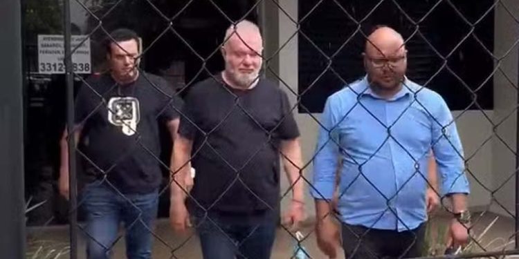 Mauro Carlesse saiu do IML de Gurupi e seguiu para a unidade penal