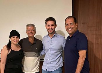 Suelen Brainer, Giovani Santoro, Antônio de Pádua e André Estanislau (esq. p/ dir.)