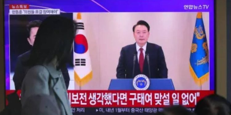 Parlamento da Coreia do Sul aprova impeachment de Yoon Suk Yeol após tentativa de autogolpe
