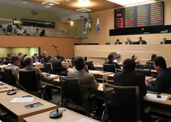 Vereadores do Recife terão aumento de 77,8% na verba de gabinete a partir de 2025