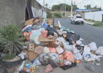 Categoria decidiu encerrar paralisação no início da noite, após quitação da segunda parcela do 13º por empresa terceirizada