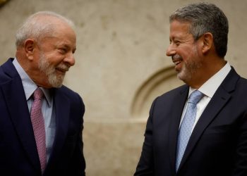 PT deverá abrir espaço no governo para acomodar partidos do Centrão na 2ª metade do mandato de Lula