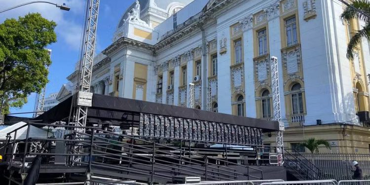 Técnico de 23 anos morre após choque elétrico durante montagem de cantata natalina no Recife