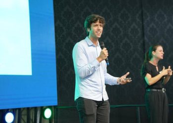 Palestra de Caio Coppolla vai abordar censura, política e eleições de 2026 no Recife