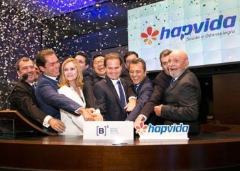 Cândido Pinheiro (à direita), fundador e presidente do Conselho de Administração do Hapvida