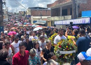 Recém-empossado delegado em SP é sepultado em Pernambuco após morte em assalto