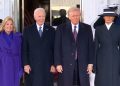 Joe Biden recebe Donald Trump na Casa Branca em transição histórica de Governo