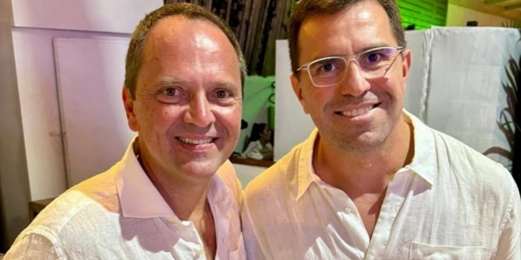 Paulo Wiazowski Filho (PP) e Rodrigo Bocardi durante evento