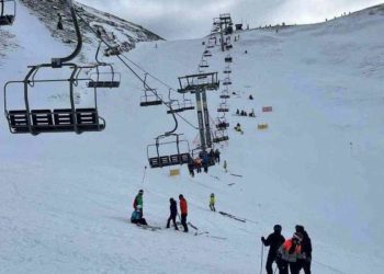 Falha em teleférico de estação de esqui na Espanha deixa 30 feridos, quatro em estado grave
