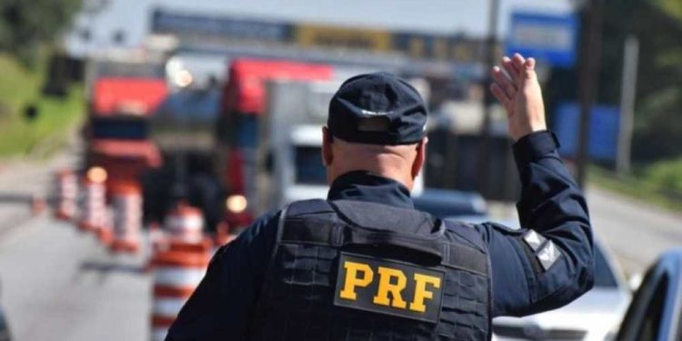 PF indicia mais quatro ex-diretores da PRF por operação ilegal nas eleições de 2022