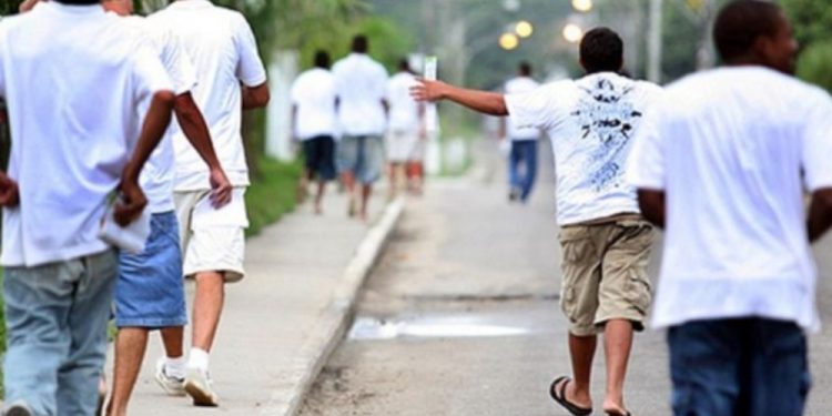 Mais de 2 mil presos não retornam após benefício da saída temporária