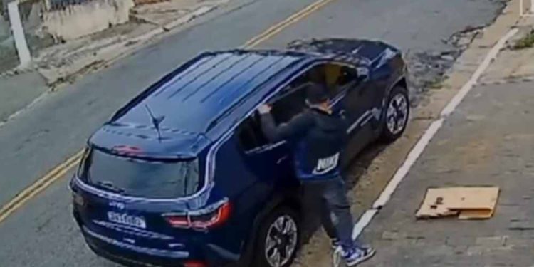 Ladrão especialista em furto de veículos age na Zona Leste