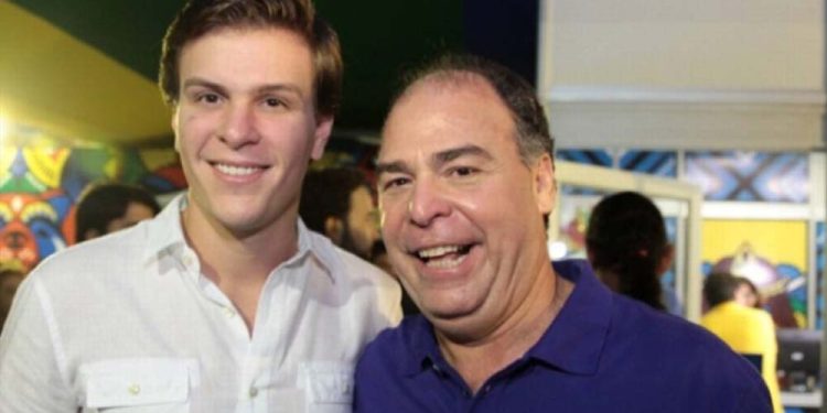 Miguel Coelho e o pai Fernando Bezerra Coelho (Da esq. para dir.)