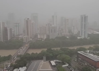 Recife registra em 3 horas volume de chuva superior à média de fevereiro