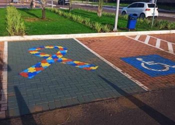 Mais de 8 mil autistas do Recife recebem credencial exclusiva para vagas especiais