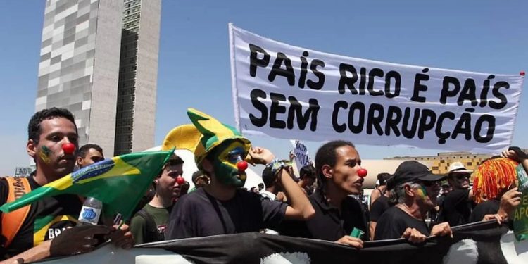 Brasil atinge pior nota histórica em ranking de percepção da corrupção