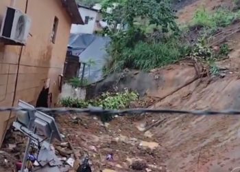 Deslizamento de barreira mata mãe e filha no bairro do Passarinho