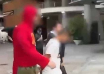 Policiais disfarçados de Chapolin e padre prendem suspeito de furto no carnaval de SP