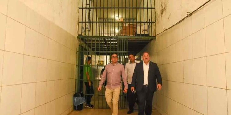 Ex-diretor de presídio tinha prestígio na cúpula da Secretaria Penitenciária de PE