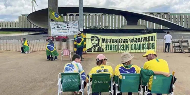 Especialistas analisam bases jurídicas da denúncia contra Bolsonaro no caso 8 de Janeiro