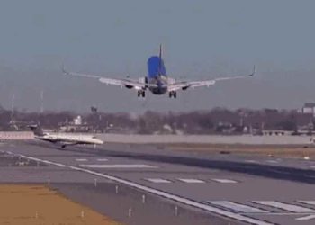 Avião comercial arremete para evitar colisão com jato privado em Chicago