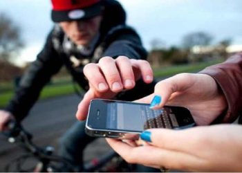 Com quase um milhão de furtos em 2024, governo quer endurecer lei contra receptação de celulares