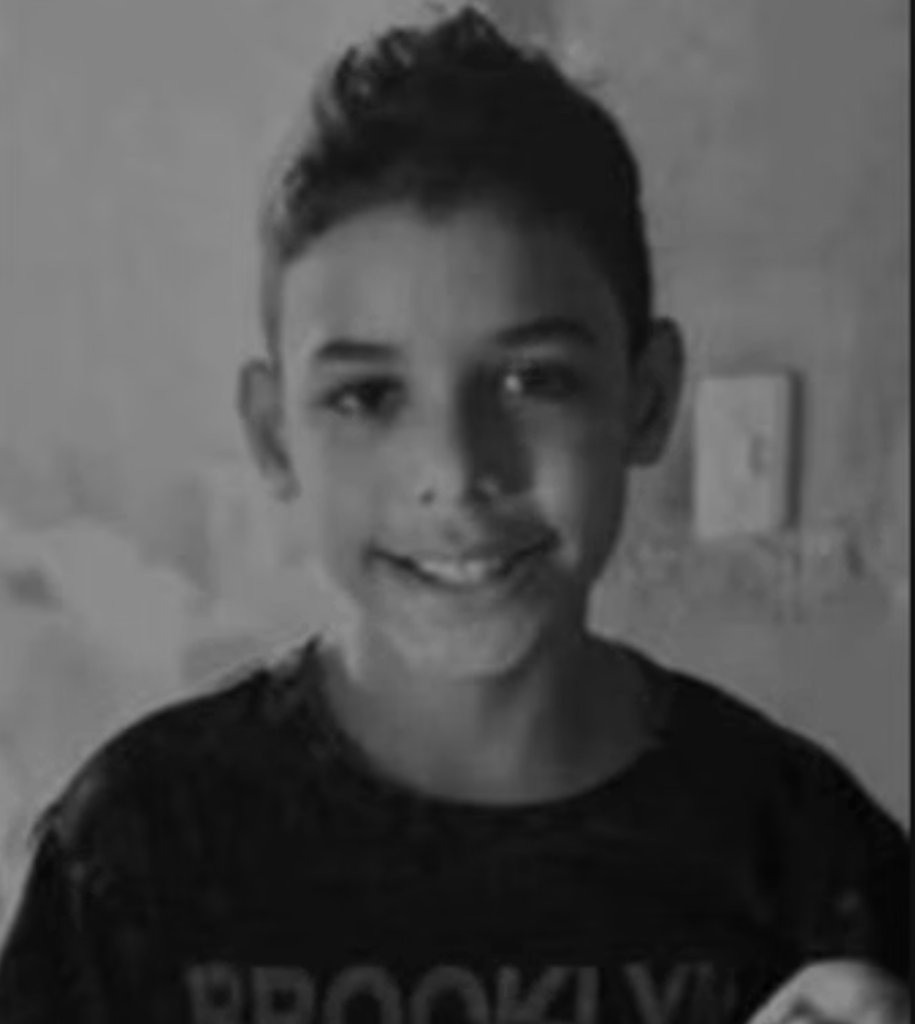 Menino de 10 anos morre após tocar em veículo energizado por cabo da Neoenergia
