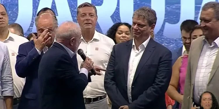 O presidente Lula e o governador de São Paulo, Tarcísio de Freitas (Republicanos) (Canal Gov/Youtube)