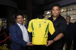 Ronaldo com presidente da CBF Ednaldo Rodrigues (Arquivo: CBF)