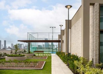 Moradores se queixam de inundações pela chuva na área externa