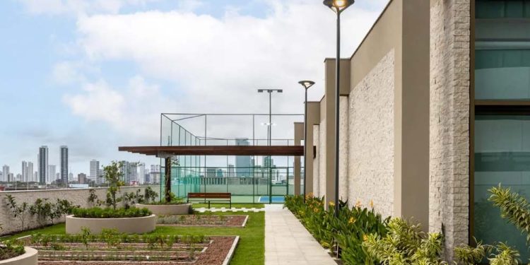 Moradores se queixam de inundações pela chuva na área externa