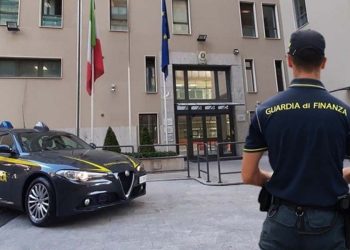 Guardia di Finanza de Palermo durante operação contra a máfia em conjunto com a PF