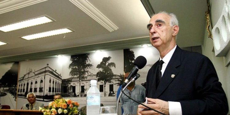 Além de político, Cláudio Lembo foi professor, advogado e escritor