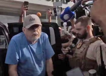 Após prisão, Fernando Cunha Lima foi levado para a Central de Polícia, em João Pessoa