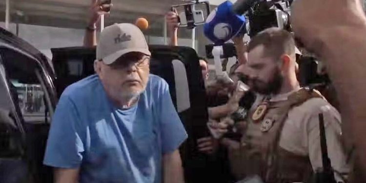 Após prisão, Fernando Cunha Lima foi levado para a Central de Polícia, em João Pessoa