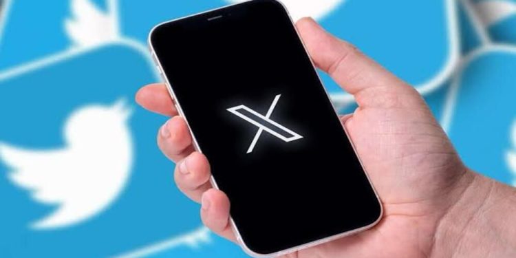 Twitter mudou o nome para "X" em Julho de 2023