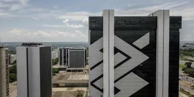 Funcionários denunciam assédio moral em meio a desmonte do setor anticorrupção