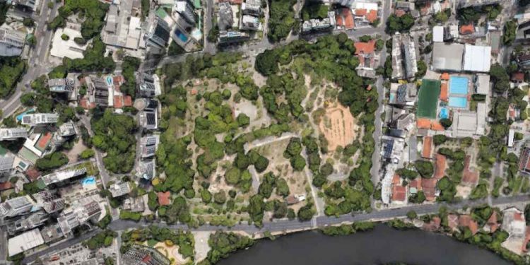 Cobrança de estacionamento contraria promessa de gratuidade dos parques do Recife