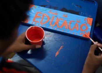 Parceria entre institutos leva oficinas de arte e materiais culturais a estudantes da rede pública em Pernambuco