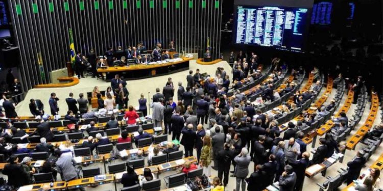 Reforma nas emendas parlamentares: avanço insuficiente na transparência
