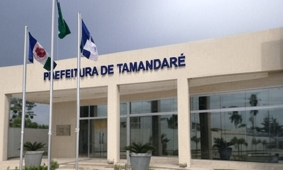 Ex-prefeito de Tamandaré é multado em R$ 31 mil por desvio de servidores públicos para serviços pessoais