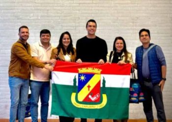 Rodrigo Pinheiro viaja à Colômbia e deixa conta para os caruaruenses