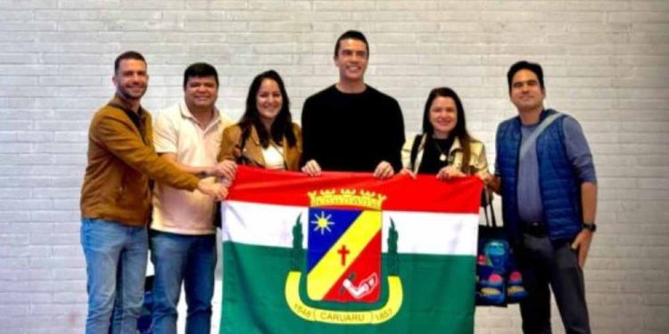 Rodrigo Pinheiro viaja à Colômbia e deixa conta para os caruaruenses