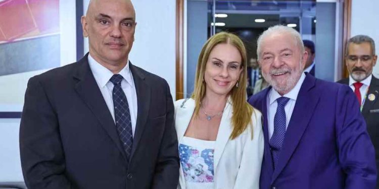 Banco que negocia com o BRB tem ligações com família de Moraes e patrocina fóruns com ministros do STF