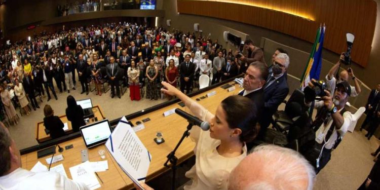 Conflito Raquel Lyra e Alepe se intensifica com aprovação de PEC sobre emendas