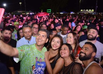 Prefeito de São Luís, Eduardo Braide, durante Carnaval 2025