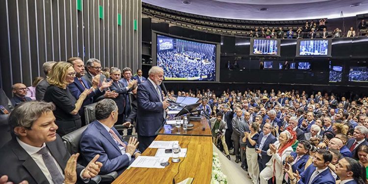 Lula durante sessão na Câmara dos Deputados, em Brasília