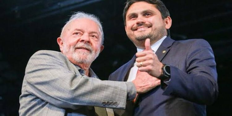 Ministro já teria conversado com Lula e com o partido e quer se dedicar a sua defesa