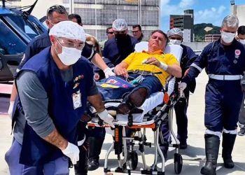 Ex-presidente passou mal na sexta-feira (11), durante evento do PL no interior do Rio Grande do Norte, e ficou internado em hospital de Natal